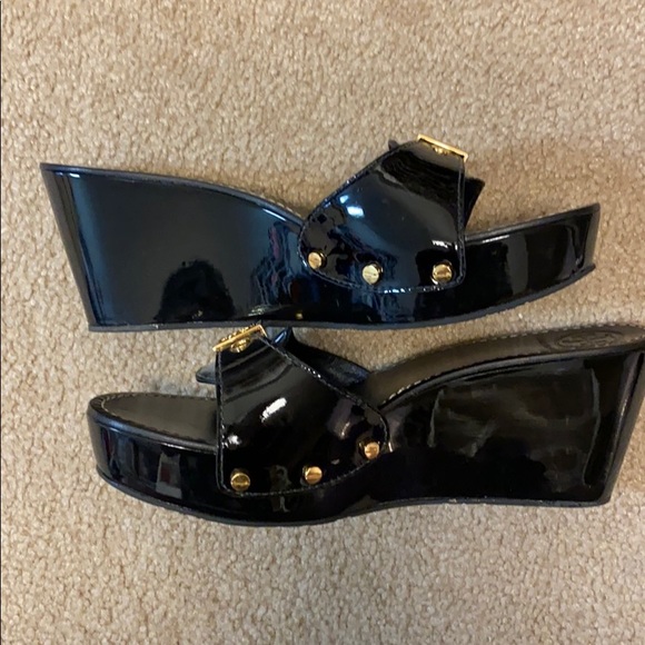 Tory Burch black patent wedges - Picture 3 of 3